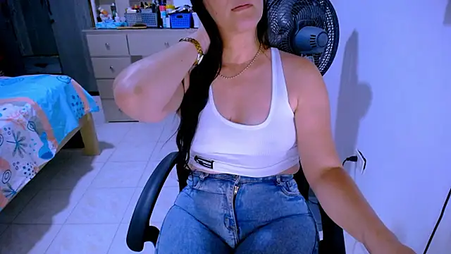 Czat XXX na żywo – BitterMomXxx