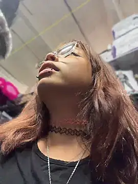 moan4mona – Naživo XXX chat