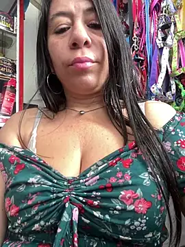 Dulce-miamilf's Live XXX Chat