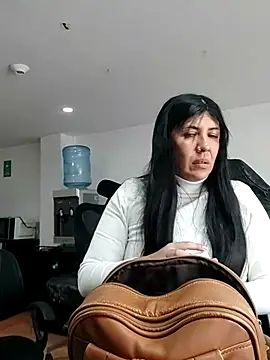 aisha_latina's Live XXX Chat