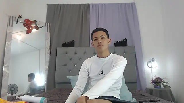 Živý XXX chat PhillipCox