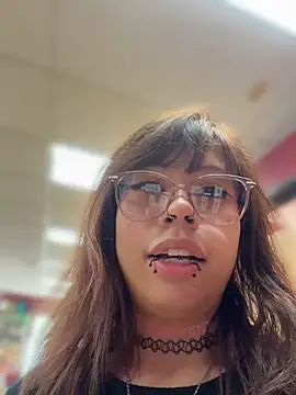 Chat +18 de moan4mona ao vivo