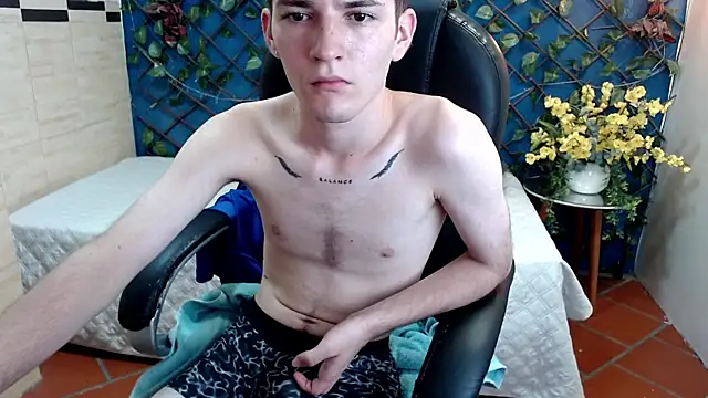 trevor_mob Adlı Modelin Canlı XXX Sohbeti