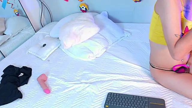 ZoeyPetit live XXX chat