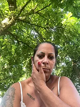 wildfarmbabe live XXX chat