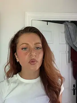 XXX chat uživo modela PoisonIvy_x
