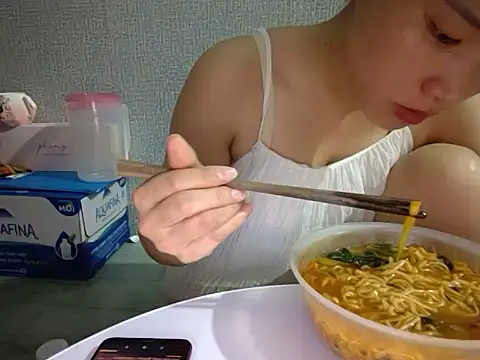 Ly-ny's Live XXX Chat