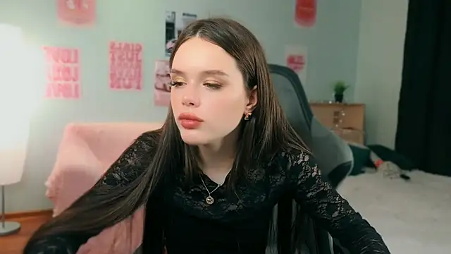 ginnyclub Adlı Modelin Canlı XXX Sohbeti