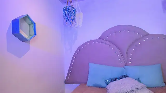 CharlotteCooper_'s Live XXX Chat
