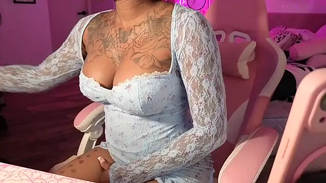 VixenCapri's Live XXX Chat