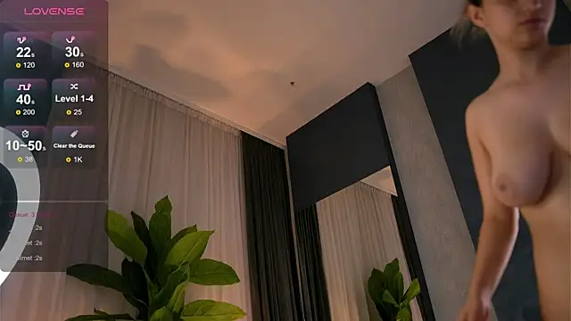 JullyFox Adlı Modelin Canlı XXX Sohbeti