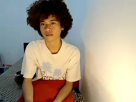Curlsy24のライブXXXチャット