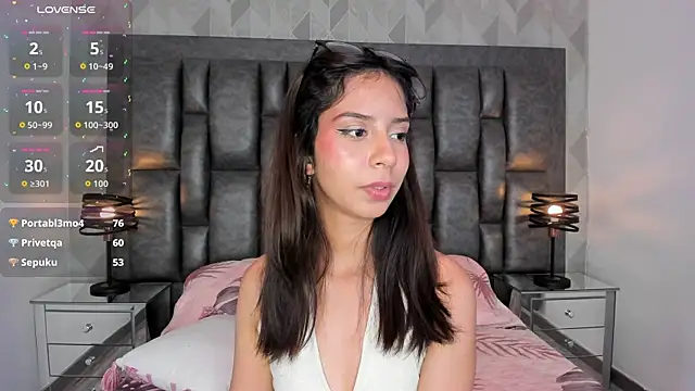 Chatroom XXX en direct de AriRose
