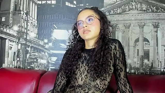 Caroline420_ Adlı Modelin Canlı XXX Sohbeti