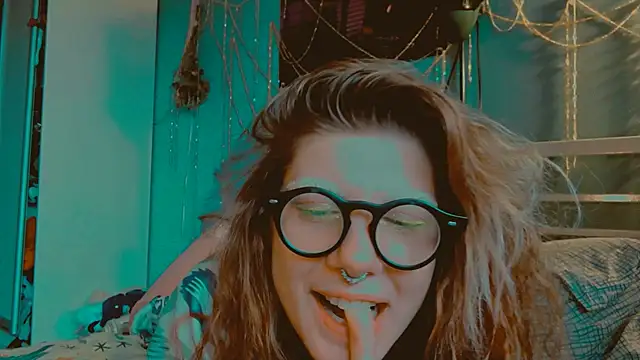 צ'אט XXX בשידור חי של VivienDarkbloom