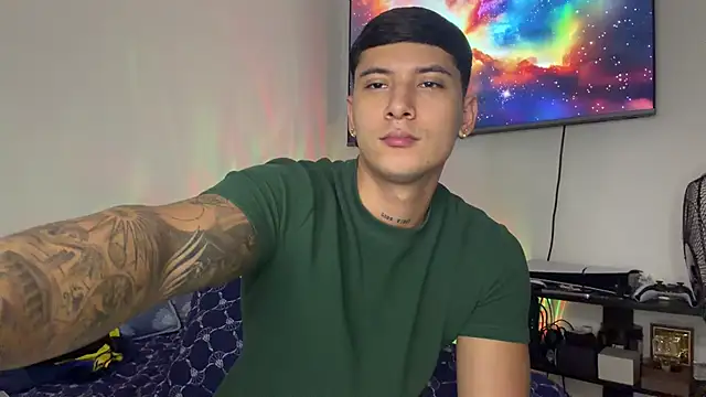 SexxxySquirterStev777 网络视讯表演