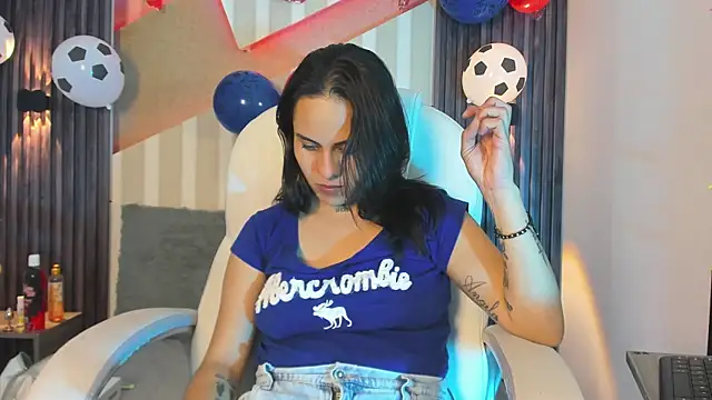 MadisonYoung000 Adlı Modelin Canlı XXX Sohbeti