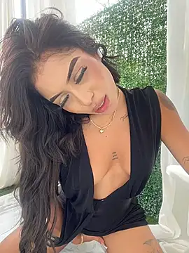 MystiqueXXX Chat XXX in diretta