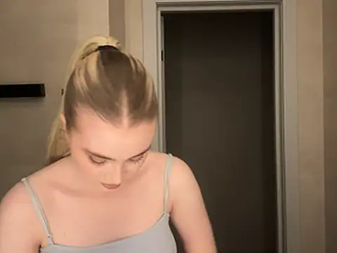 kirtova_ Adlı Modelin Canlı XXX Sohbeti