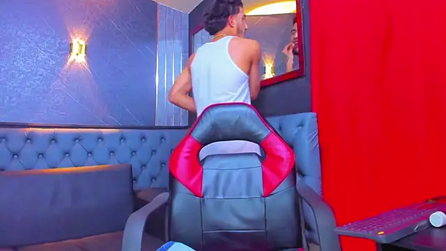 XXX chat uživo modela Dominant_kiing