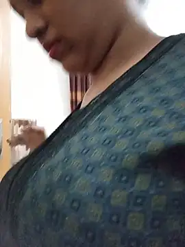 Tanha18 live XXX chat