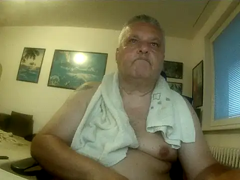 Robert_SK1 live XXX chat