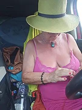 Hot-Muci: απευθείας συνομιλία ΧΧΧ