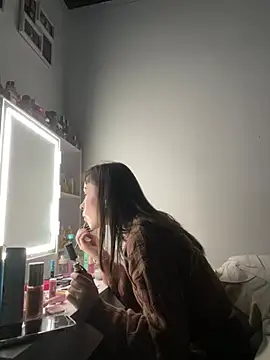 Just-LillyのライブXXXチャット
