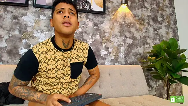Alejandro_and_Deiby's Live XXX Chat