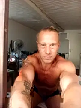 AthleticWomenizer2 Webcam-Show