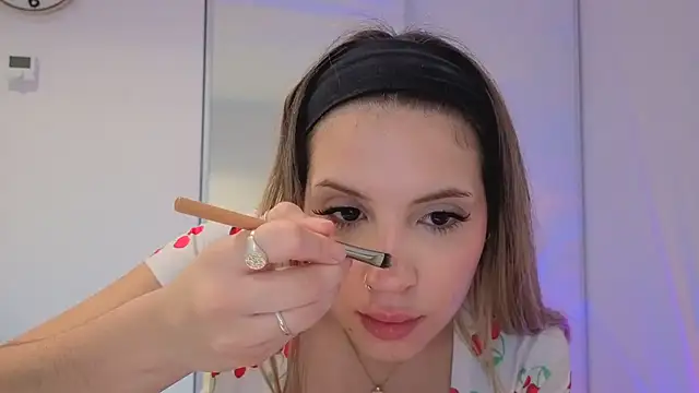 Lolykush Adlı Modelin Canlı XXX Sohbeti