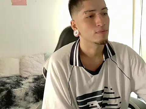 Zahir_Raw Adlı Modelin Web Kamerası Şovu