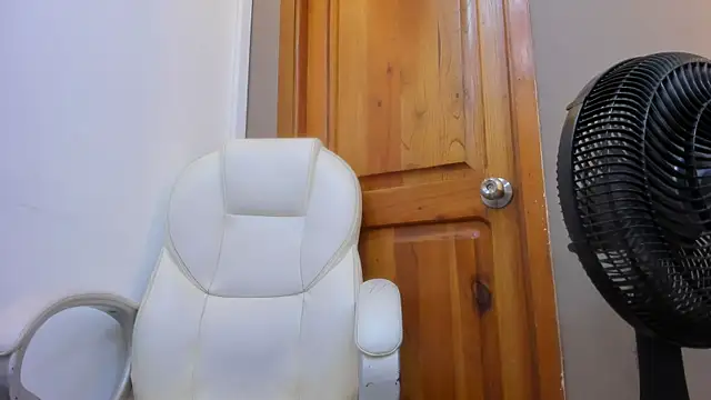 Chat +18 de adams_bobby ao vivo