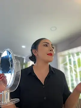 Chat XXX ao vivo de LIAH_IZUMI