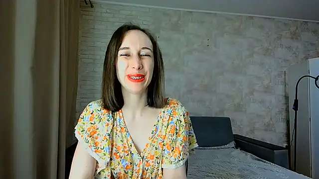 הופעת וובקאם של Anika_bloom