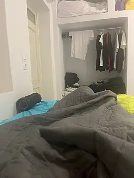 Albert_daddyyy Show in webcam