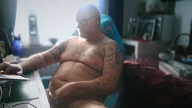 Chat XXX ao vivo de Tattooed_Dilf_01