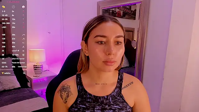HaslyFox Chat XXX live