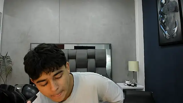 Chat +18 de Charlie___Musk ao vivo