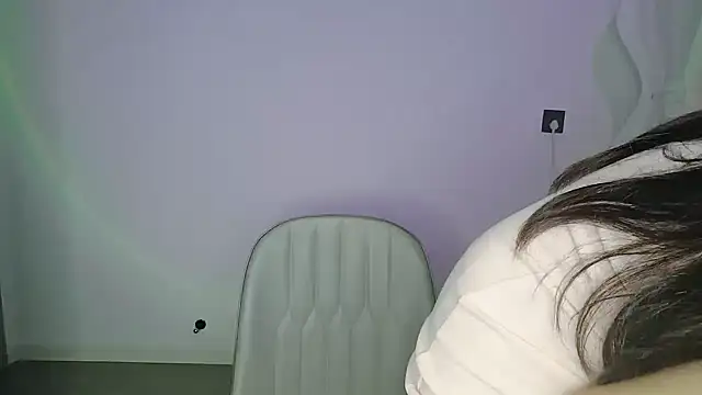 Zhizhi-99 live XXX chat