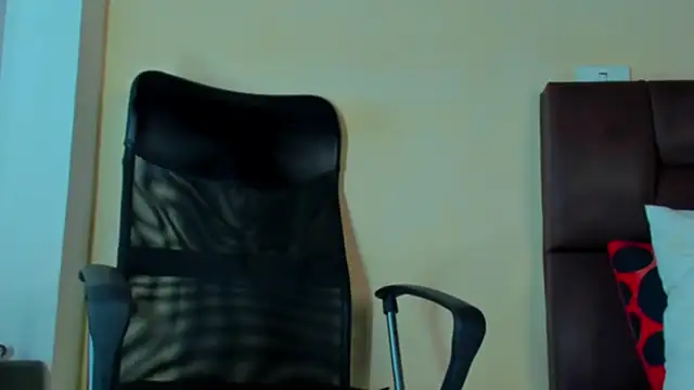 צ'אט XXX בשידור חי של MikeRoss7777