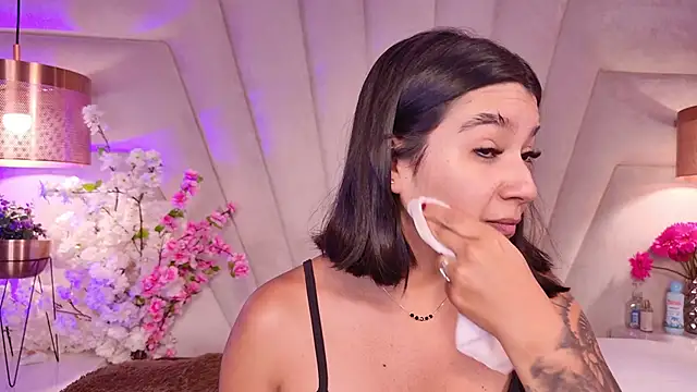 AlyssaRay Chat XXX in diretta