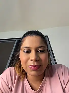 Malika_SecretsのライブXXXチャット
