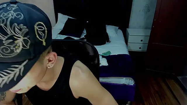 Chat XXX en directo de Liam_Adamms