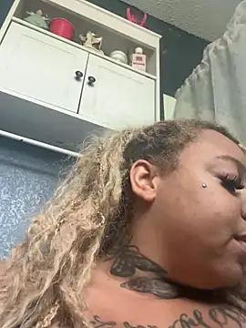 Chatroom XXX en direct de DiamondBlaz3