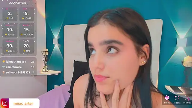 צ'אט XXX בשידור חי של MiaaCarter_