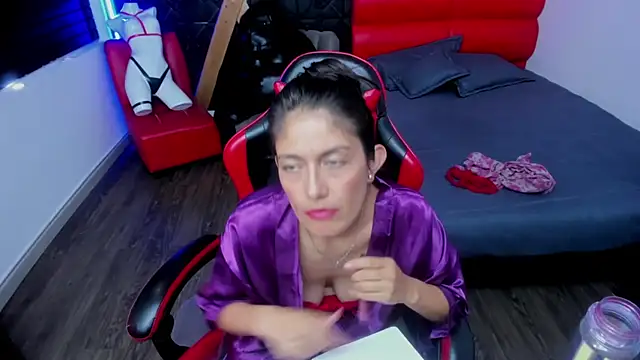AnnyMilet_ Adlı Modelin Canlı XXX Sohbeti