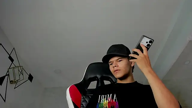 Živý XXX chat DylanRoyce_