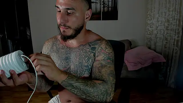 Gymdominusn Live XXX chat