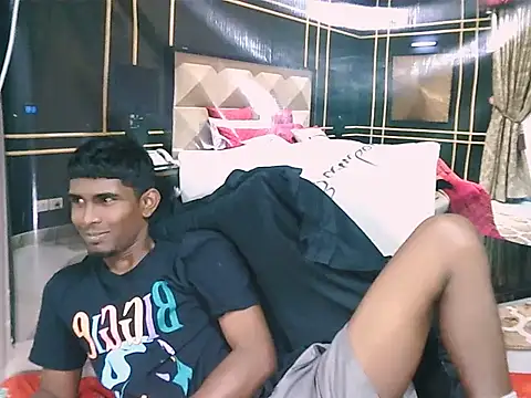 IndianThuggin লাইভ XXX চ্যাট